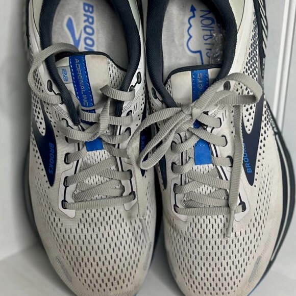 MEN'S BROOKS ADRENALINE GTS 22 Size 9 in Grey & Blue - Picture 1 of 7